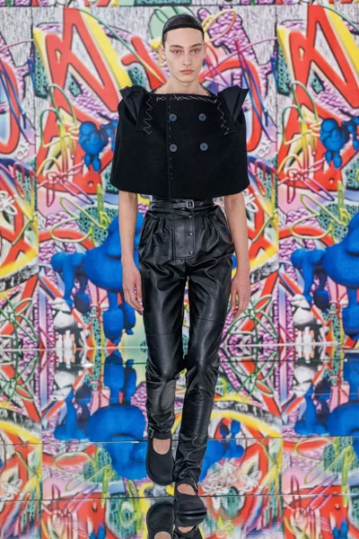 Look 32